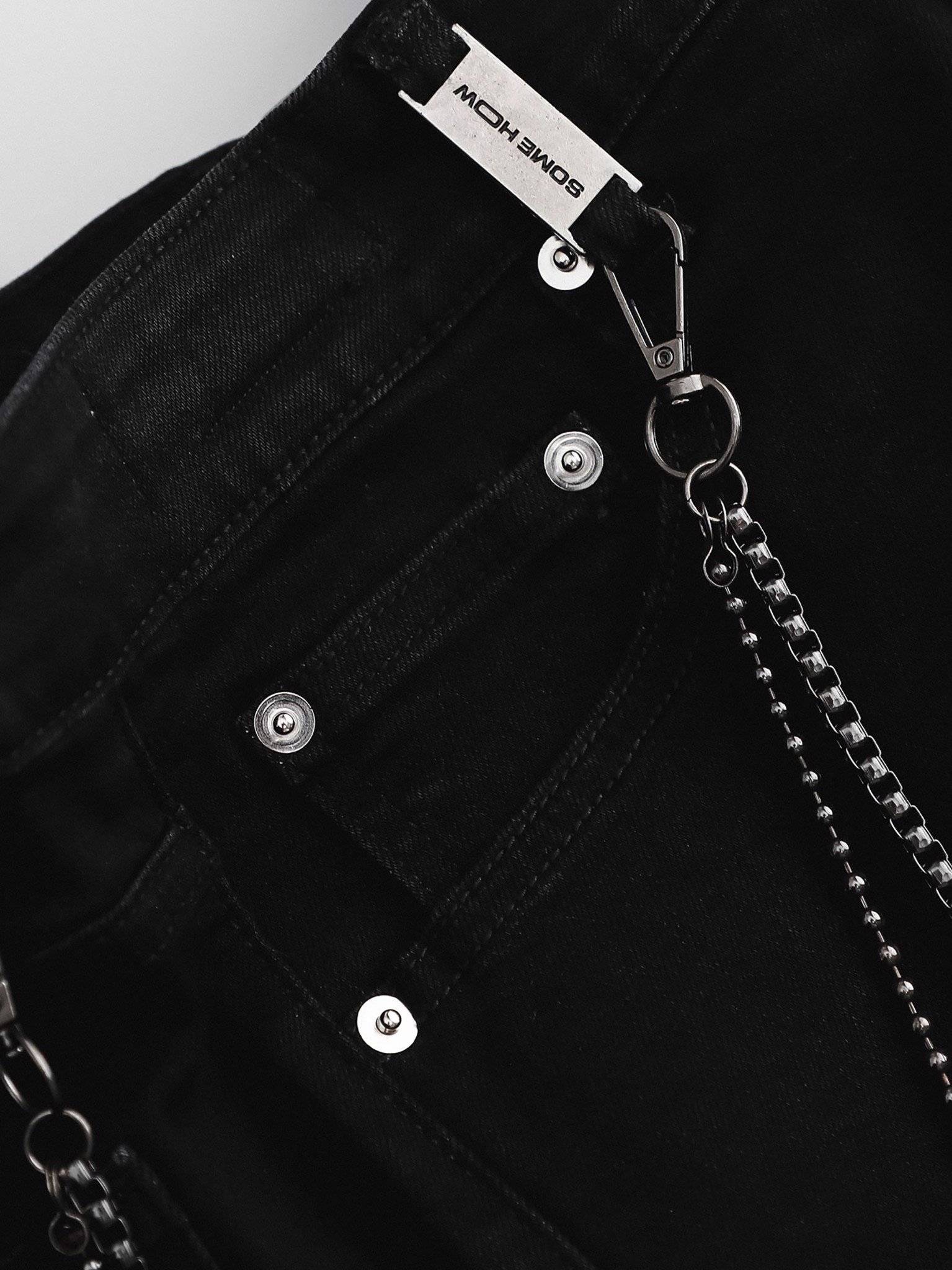 Knee Ripped Black Denim Skinny Jeans With Chain Knee Ripped Black Denim Skinny Jeans With Chain